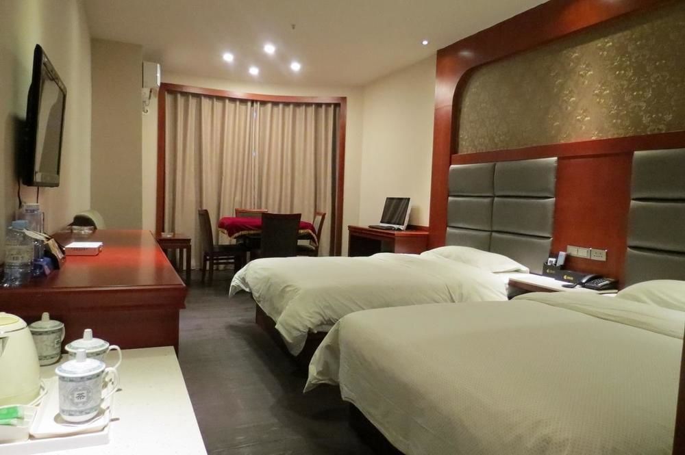 Longwang Business Hotel Liuzhou Exterior foto