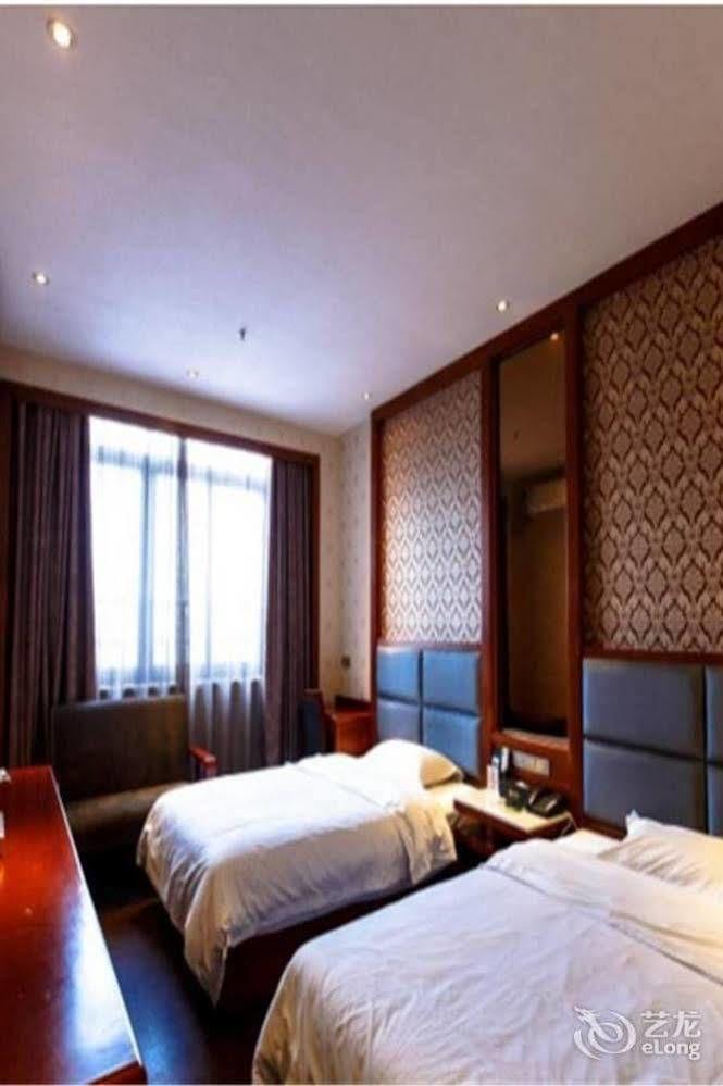 Longwang Business Hotel Liuzhou Exterior foto