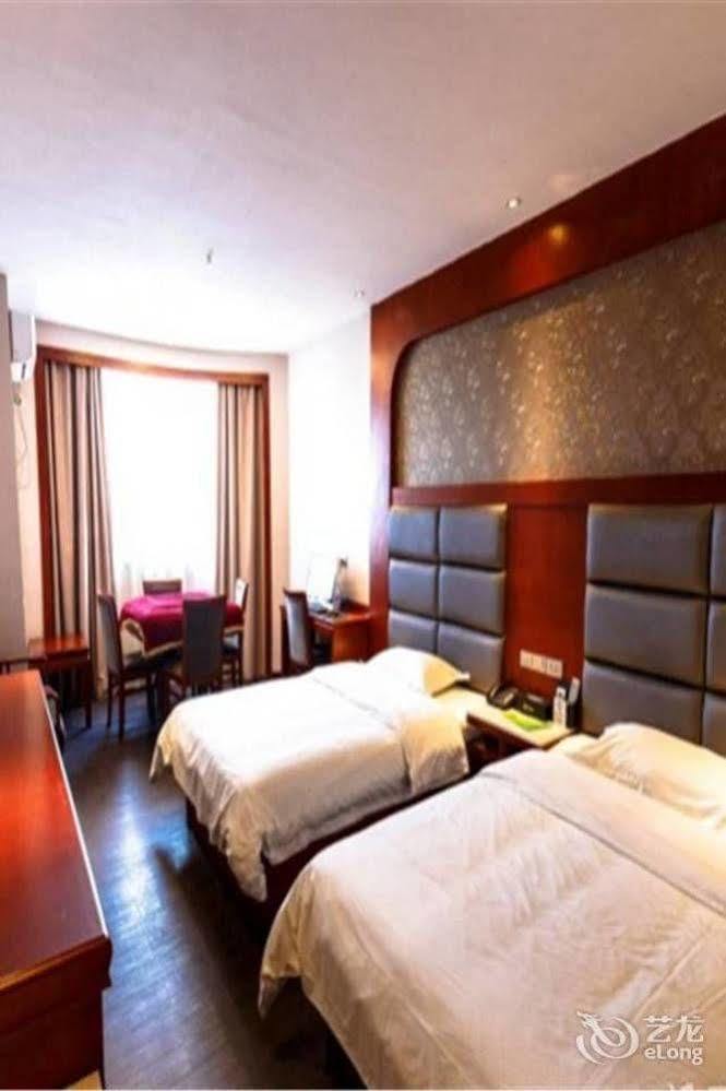 Longwang Business Hotel Liuzhou Exterior foto